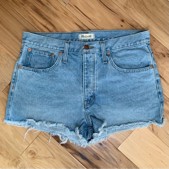 Madewell Relaxed Denim Shorts Cut Offs Jean  Light Wash Button Fly Size 30 - Picture 2 of 10